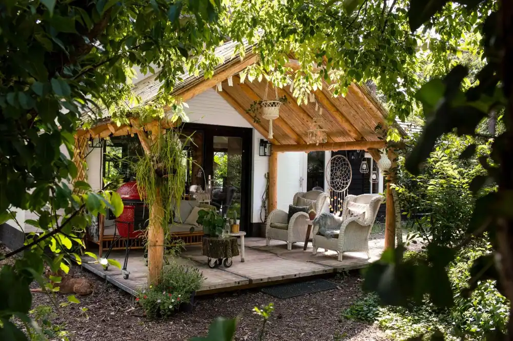 Douglas ronde palen veranda met zadeldak Oldebroek 520x400cm Populair
