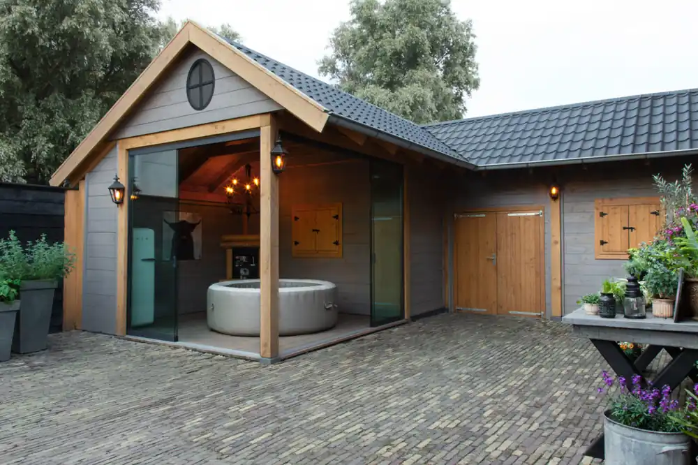 Douglas kapschuur Elburg 840x940x500cm Weekendaanbieding