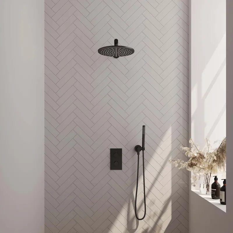 Brauer Black Carving Regendoucheset: Thermostatische Inbouwkraan met 3-Weg Omstel, Rechte Wandarm, Douchekop 30cm, Wandhouder met Wateruitlaat, Staafhanddouche & Doucheslang - Set 26 - Geribbeld Draaiknoppen - Mat Zwart Gratis Retour