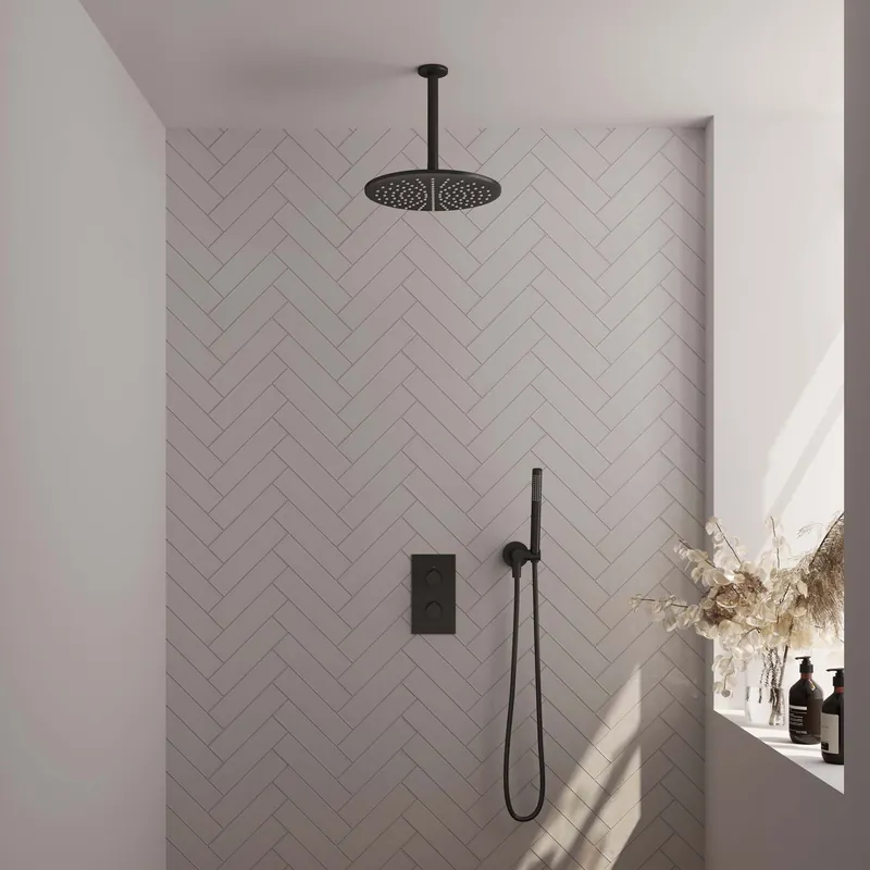 Koopje Brauer Black Editon Regendoucheset: Thermostatische Inbouwkraan met 3-Weg Omstel, Plafondarm, Douchekop 30cm, Wandhouder met Wateruitlaat, Staafhanddouche & Doucheslang - Set 30 - Draaiknoppen - Mat Zwart
