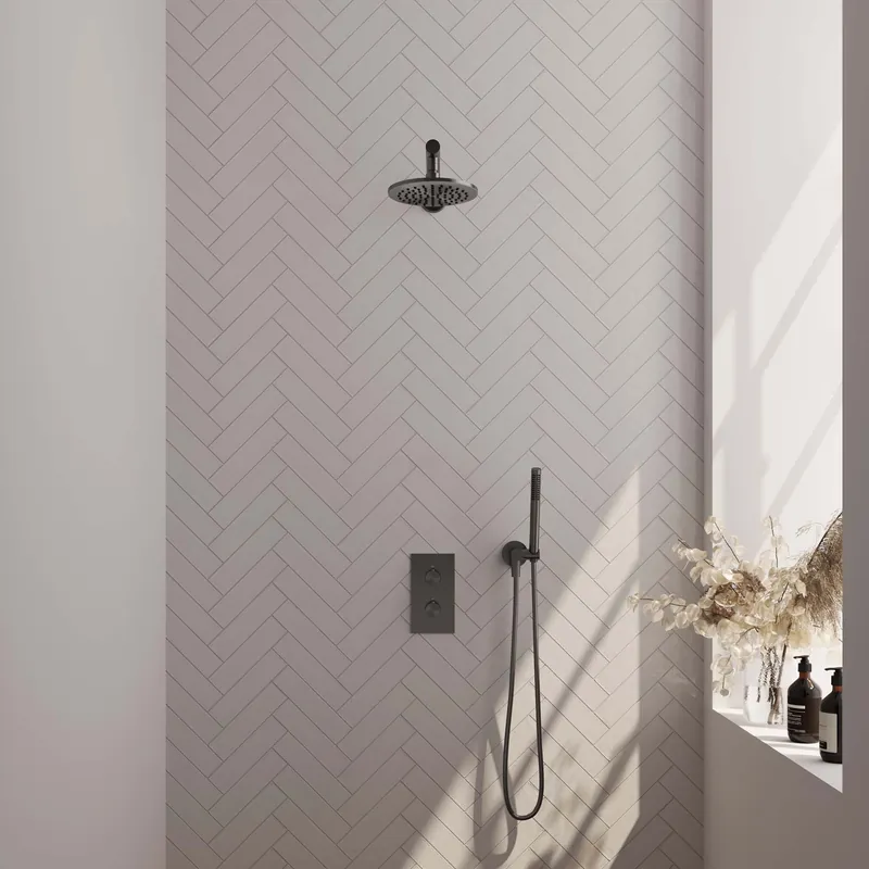 Meest Verkocht Brauer Gunmetal Carving Regendoucheset: Thermostatische Inbouwkraan met 3-Weg Omstel, Rechte Wandarm, Douchekop 20cm, Wandhouder met Wateruitlaat, Staafhanddouche & Doucheslang - Set 25 - Geribbeld Draaiknoppen - PVD - Geborsteld Gunmetal