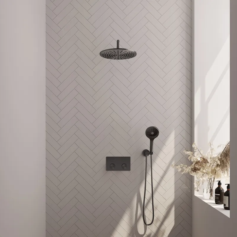Laatste Kans Brauer Gunmetal Carving Regendoucheset: Thermostatische Inbouwkraan met Drukknoppen, Gebogen Wandarm, Douchekop 30cm, Wandhouder met Wateruitlaat, 3-Standen Handdouche & Doucheslang - Set 58 - Geribbeld Draaiknoppen - PVD - Geborsteld Gunmetal