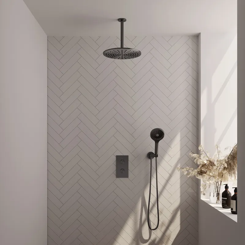 Brauer Gunmetal Editon Regendoucheset: Thermostatische Inbouwkraan met 3-Weg Omstel, Plafondarm, Douchekop 30cm, Wandhouder met Wateruitlaat, 3-Standen Handdouche & Doucheslang - Set 36 - Draaiknoppen - PVD - Geborsteld Gunmetal Hete Deal